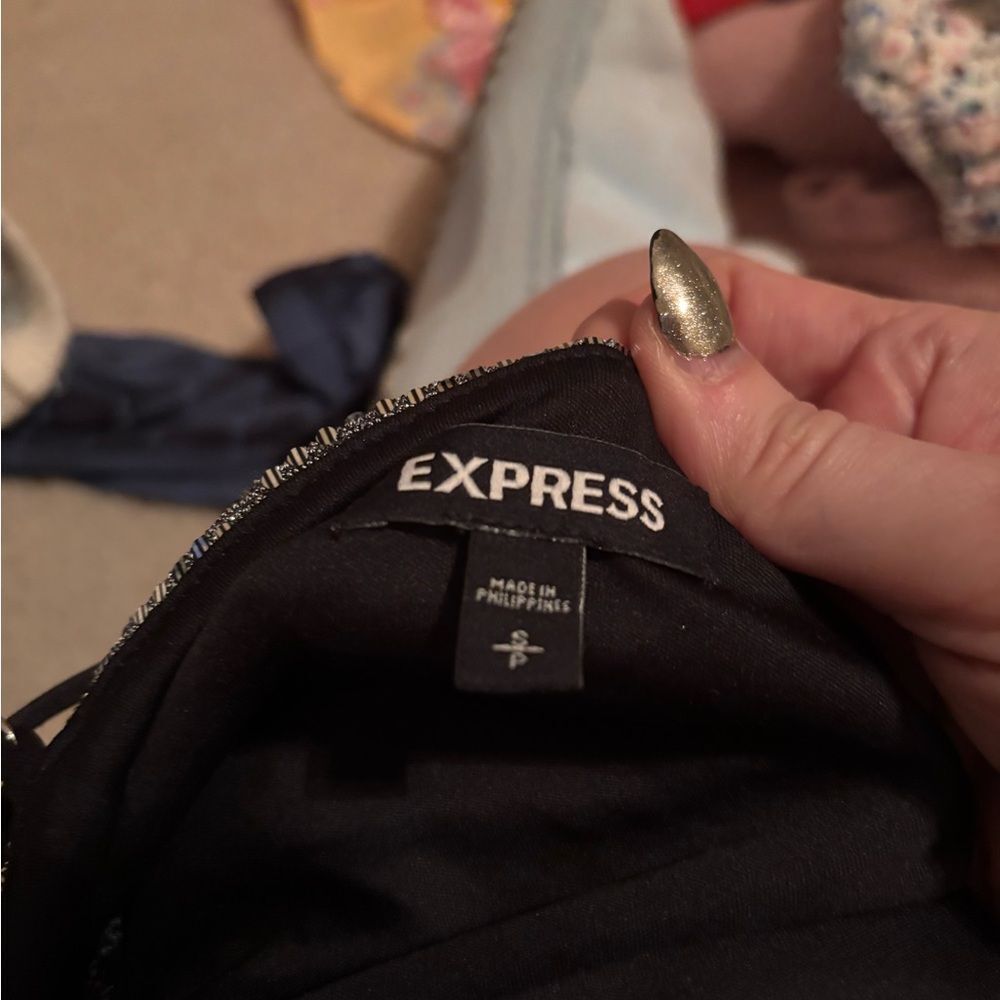Express Metallic Silver Tank - Picture 4 of 4